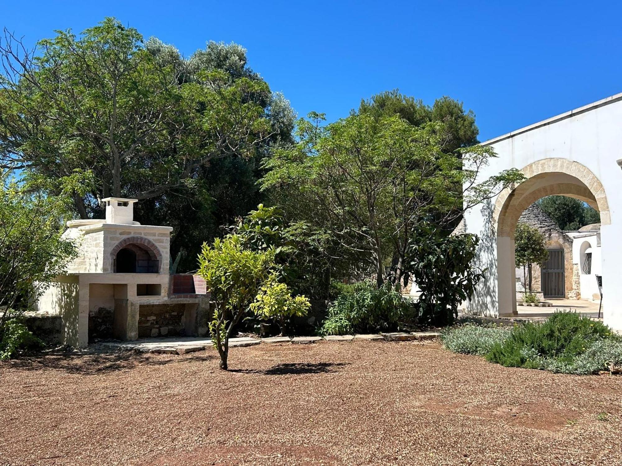 Traditional Trullo With Private Pool Near Ostuni Villa ภายนอก รูปภาพ